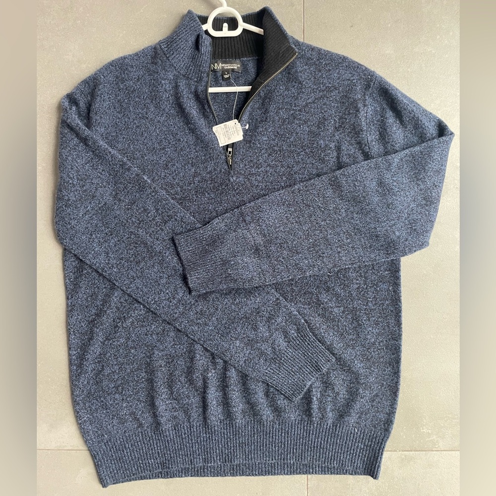 Neiman Marcus 100% cashmere sweater